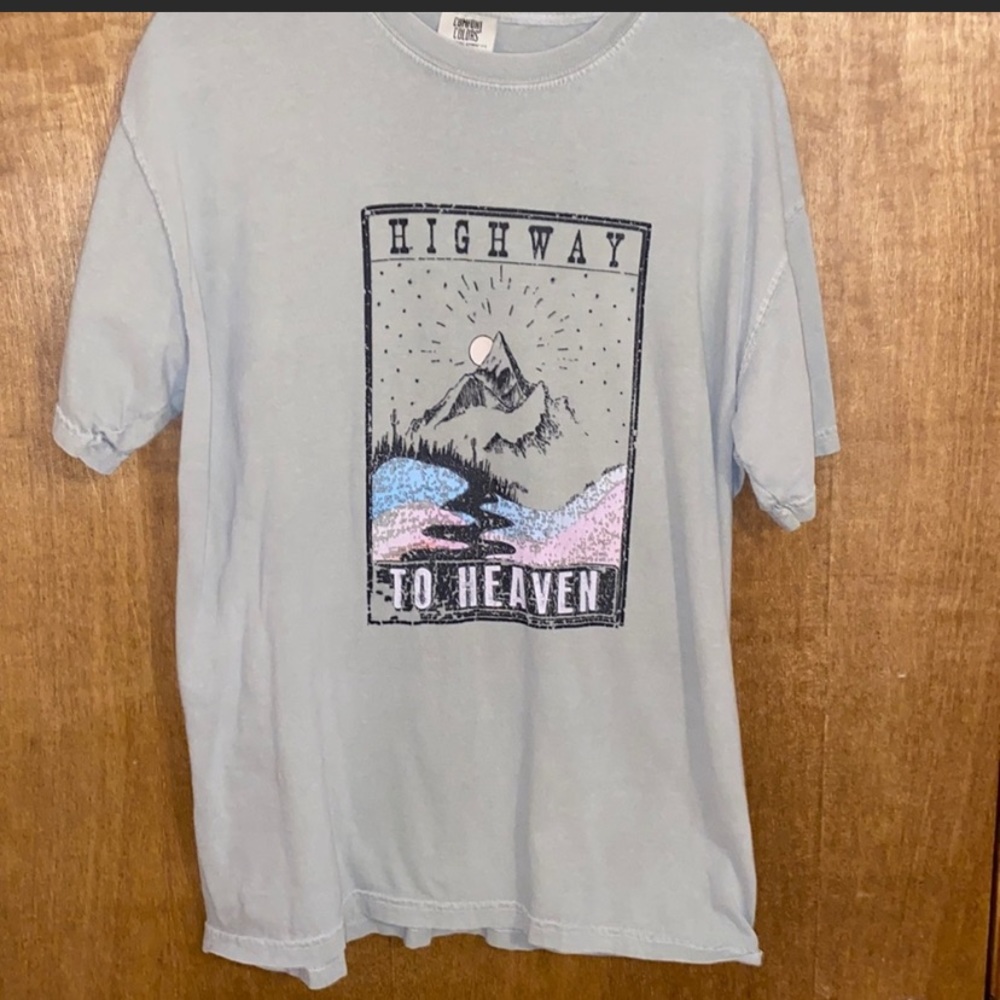 Women’s oversized graphic tee